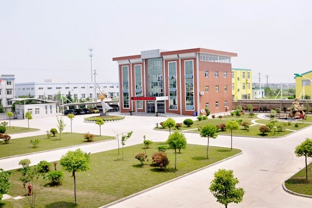 R-D-Center-640-640.jpg